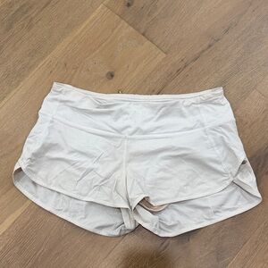 White Lululemon Speed Up Shorts 2.5” Size 4